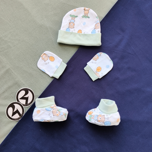 Green Bear Cap, Socks and Mitten Set